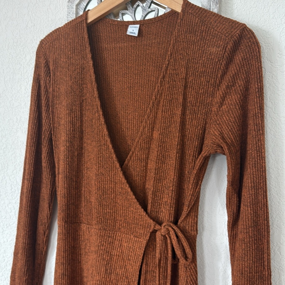 Old Navy • Rust Long Sleeve Wrap Dress - Picture 2 of 6